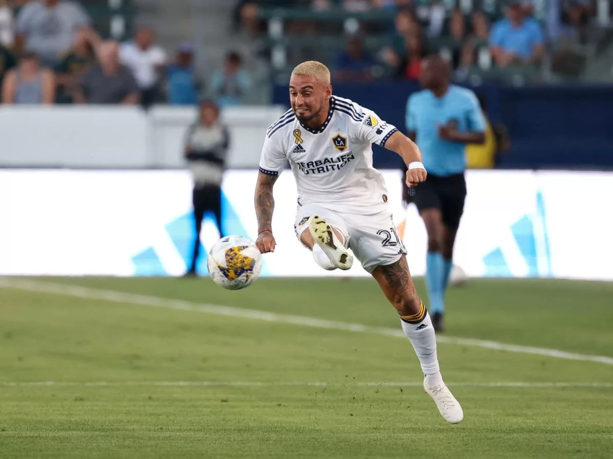 LA Galaxy en negociaciones con el uruguayo Fagúndez y el brasileño Nascimento