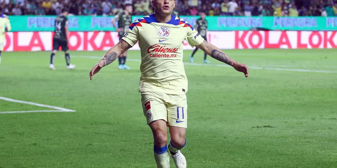 El uruguayo ‘Cabecita’ Rodríguez le da un triunfo al América y lo deja líder del Clausura