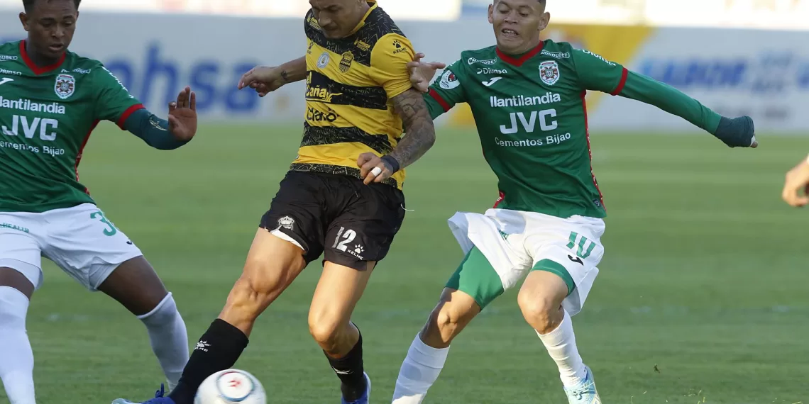 Real España del costarricense Campos golea al Motagua y sigue imparable como líder del fútbol en Honduras