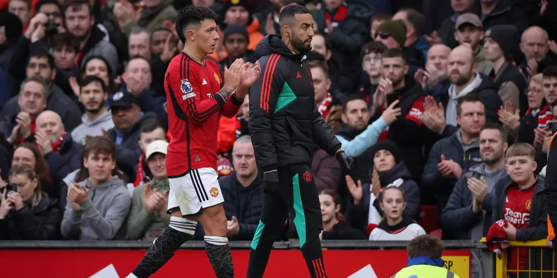 El argentino Lisandro Martínez alivia al United, asentado en el ‘top 8’