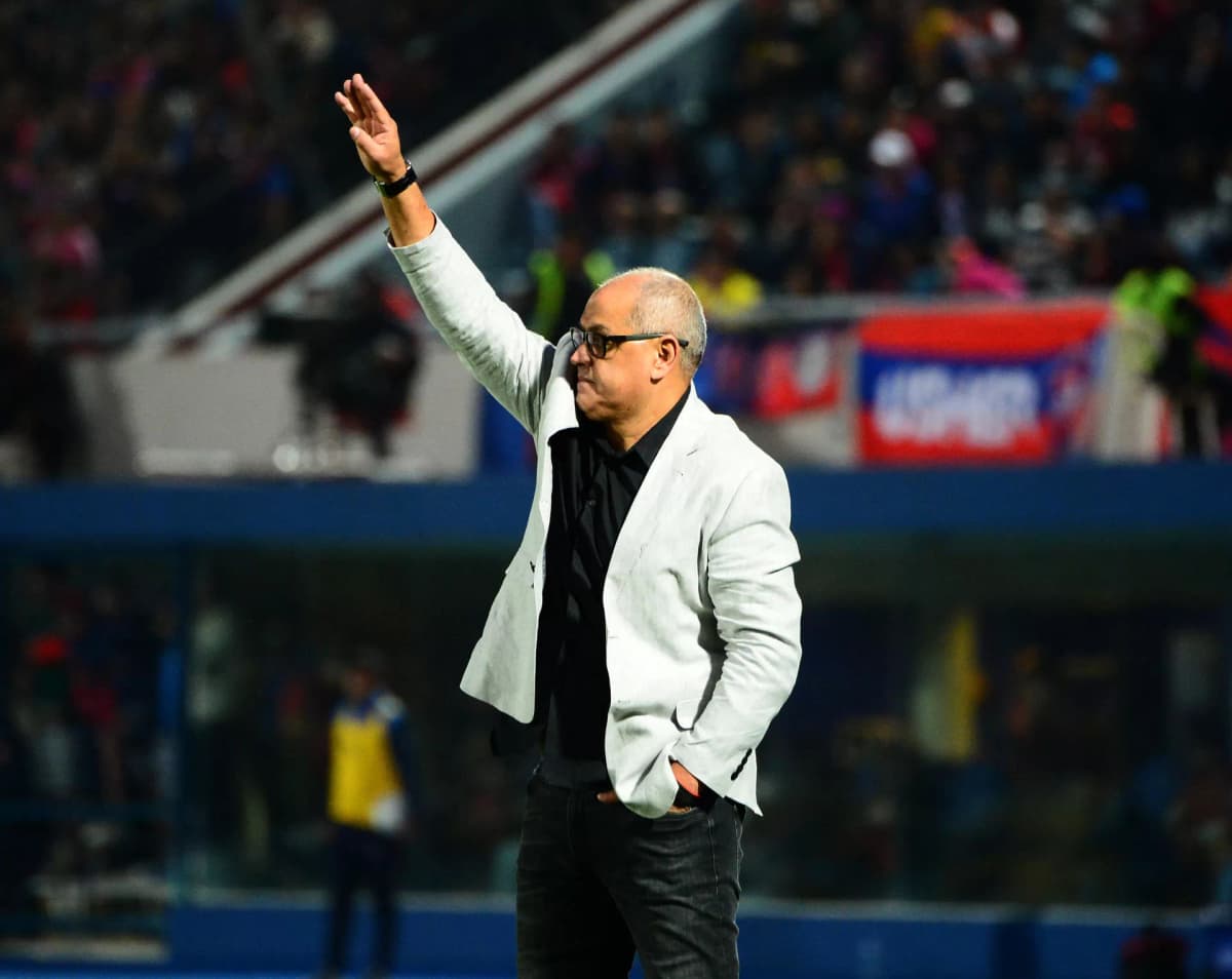 El paraguayo ‘Chiqui’ Arce renuncia como entrenador de Libertad