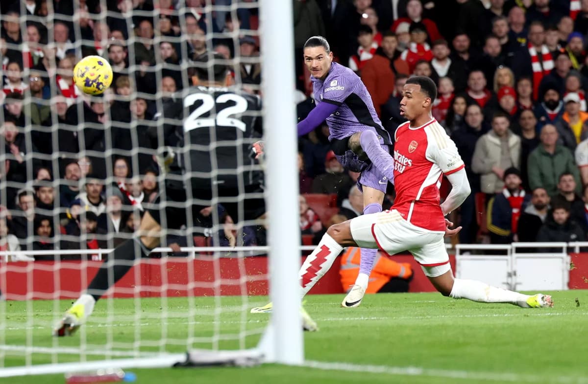 Siete latinos se mantienen firmes en la punta de la Premier League