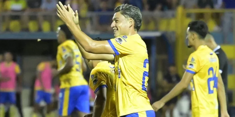 El mexicano, que es figura y goleador en el fútbol salvadoreño