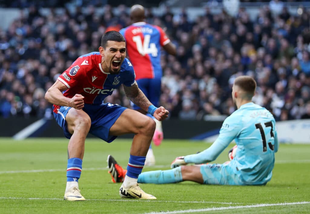 Crystal Palace instala a dos colombianos en la final de la FA CUP