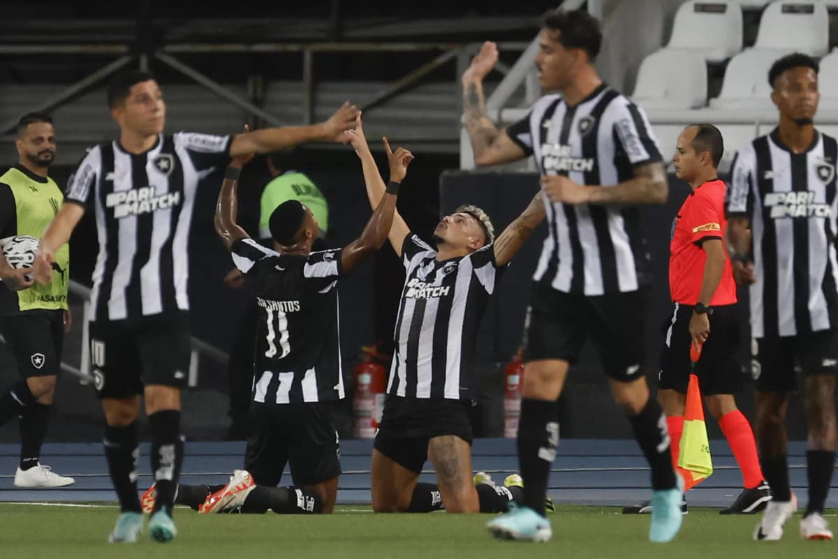 Botafogo y Bragantino comienzan a definir el último brasileño en la Libertadores