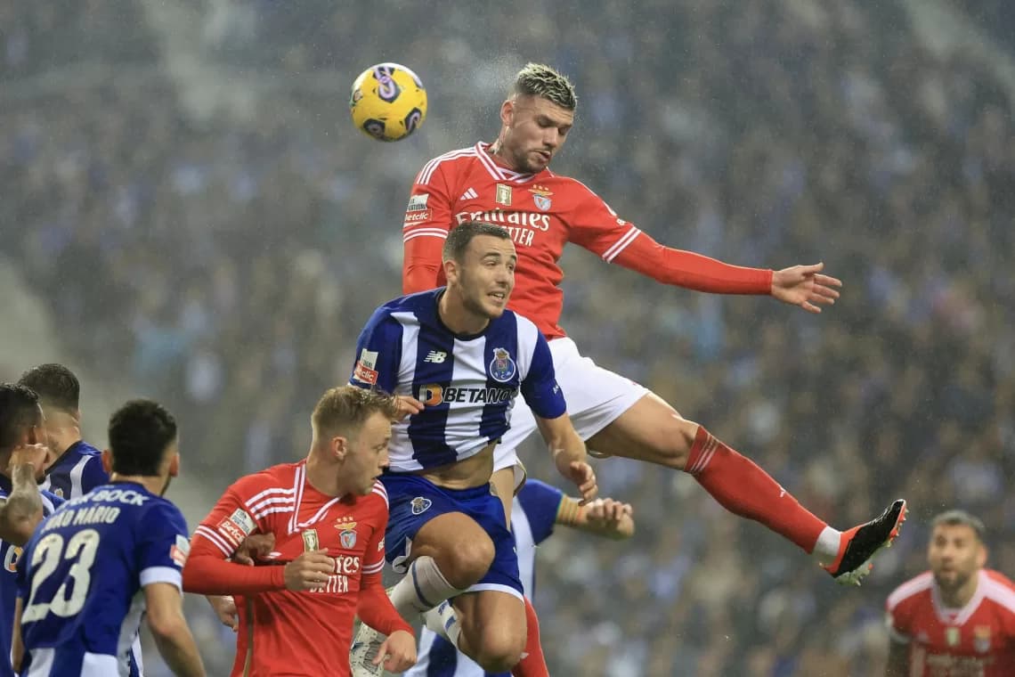 Español Nico González crece en un Oporto que anima la Liga lusa