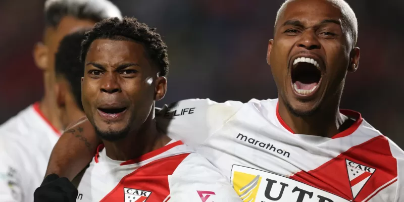 El Always Ready busca imponerse a un Nacional uruguayo cauto por la altitud del estadio