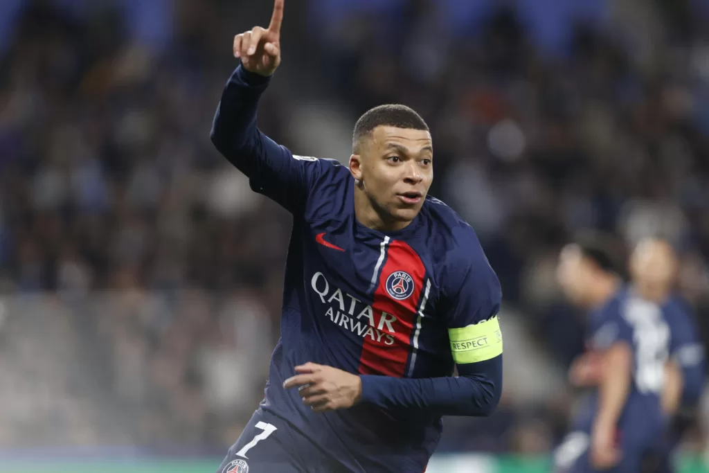 Mbappé habla con goles