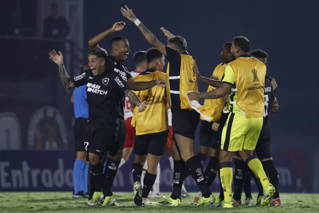 1-1. Botafogo se clasifica para la fase de grupos tras empatar con Bragantino