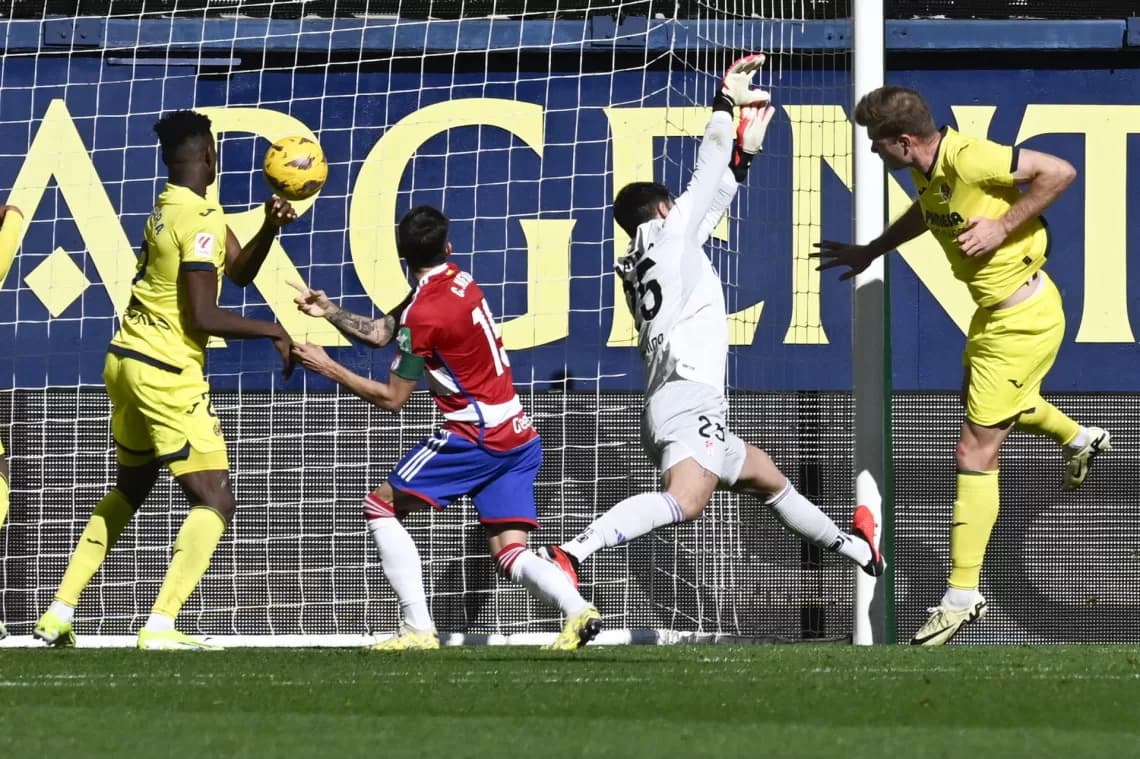 5-1. Sorloth confirma el despegue del Villarreal ante un frágil Granada