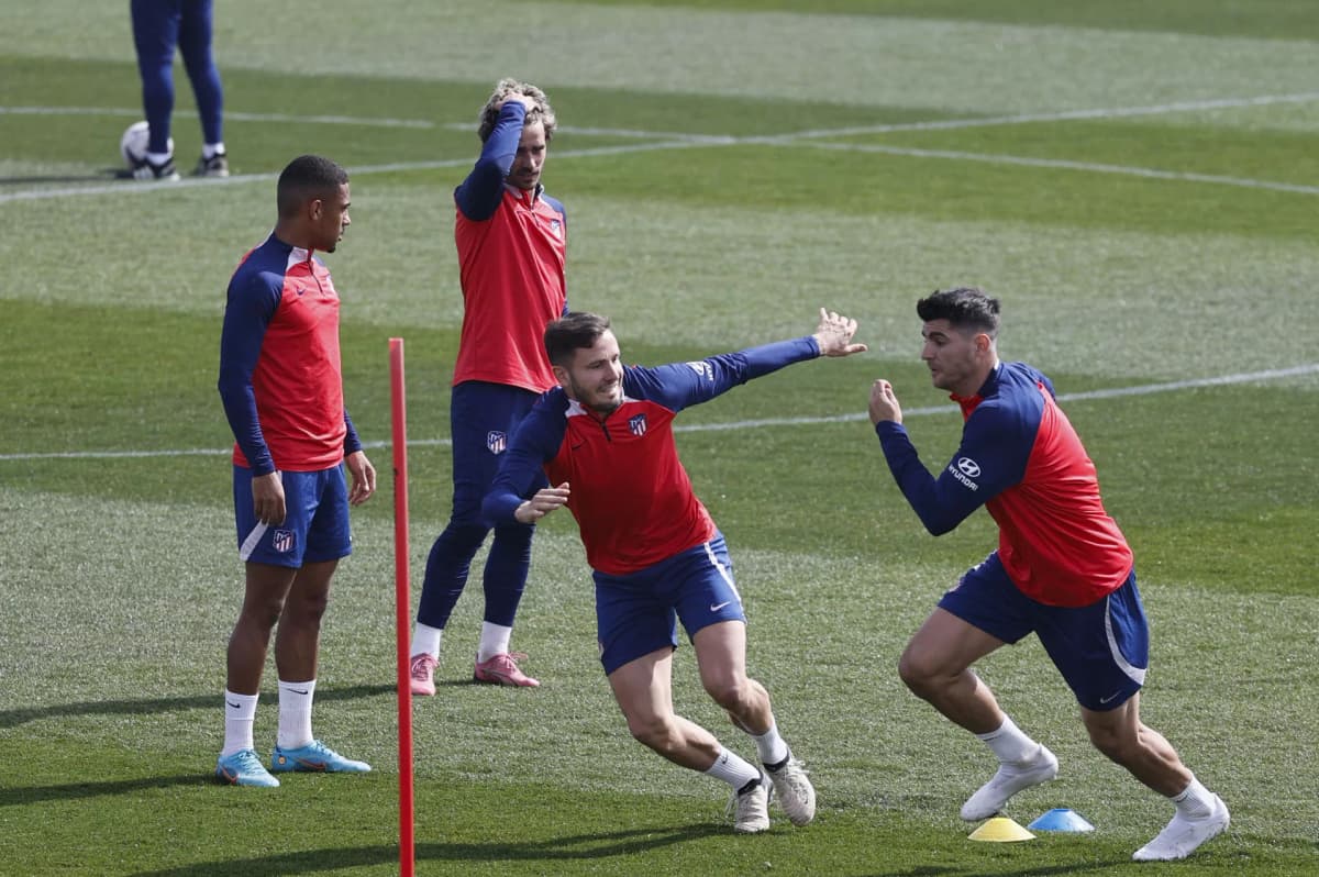 Atlético con dudas en la banda izquierda del brasileño Lino