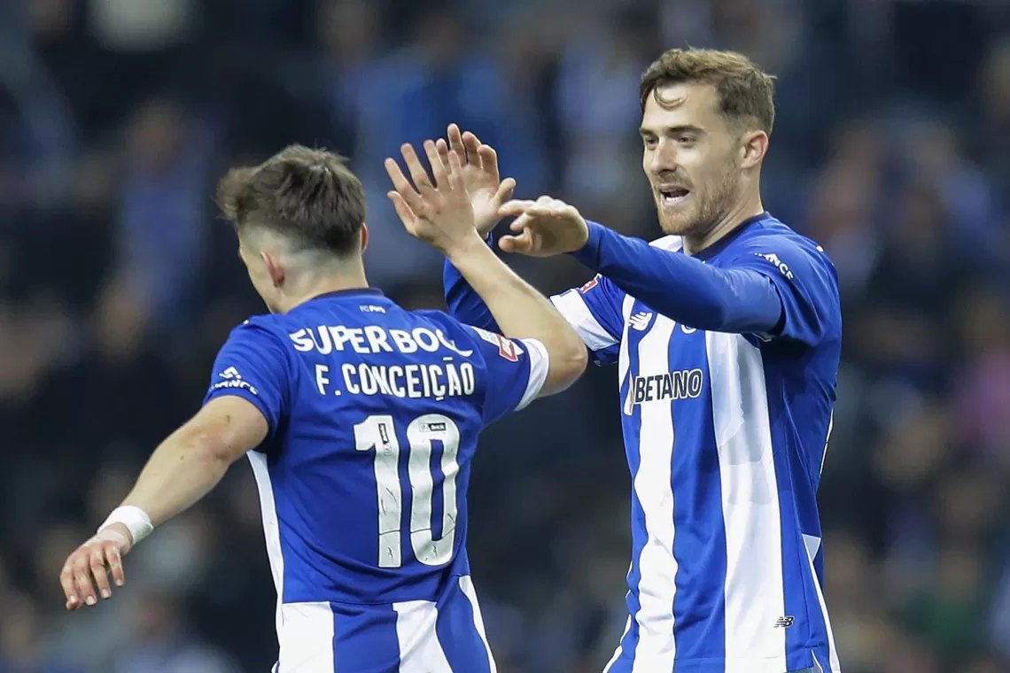 4-1. La noche loca del Oporto: obligado a remontar tras un autogol de Pepe y vence al Vizela