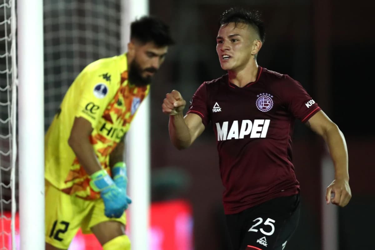 El futbolista argentino Alexandro Bernabei jugará en el Internacional de Brasil, cedido por el Celtic