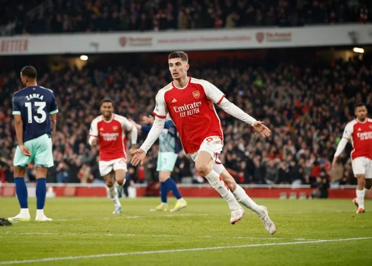 2-1. Havertz pone líder al Arsenal