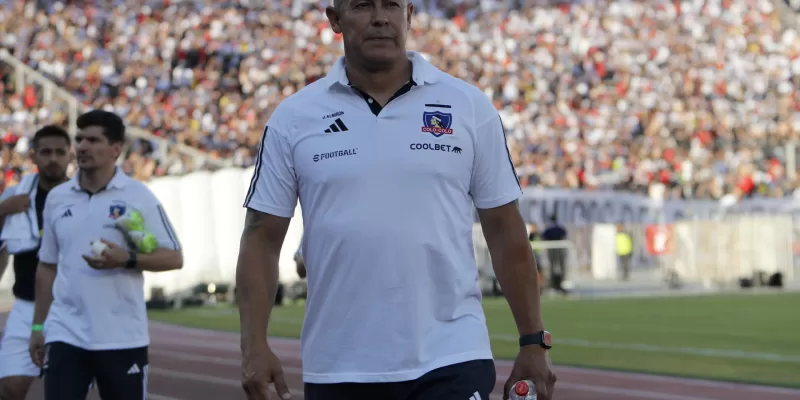 Colo Colo hunde a Huachipato y es tercero de la liga de fútbol en Chile