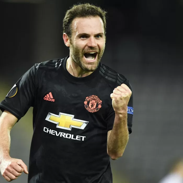 El español Juan Mata busca nuevo destino