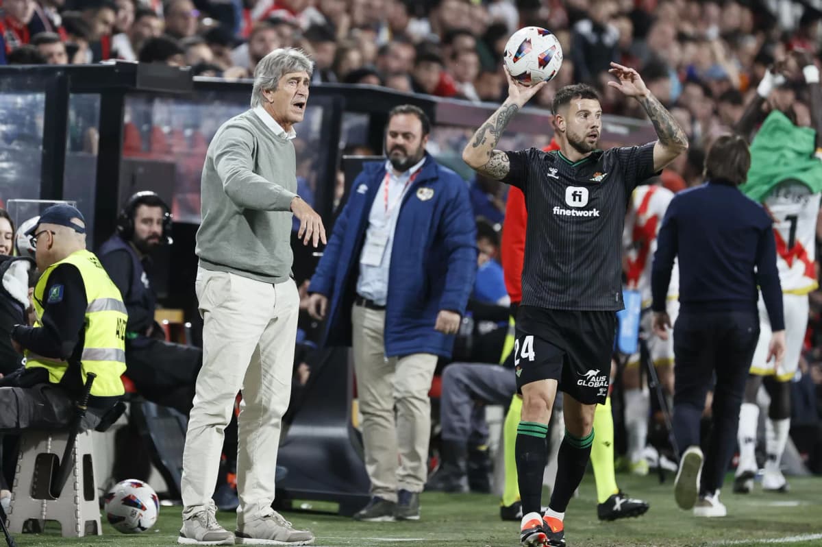 El Betis, «sorprendido por el ruido de fin de ciclo» del chileno Pellegrini