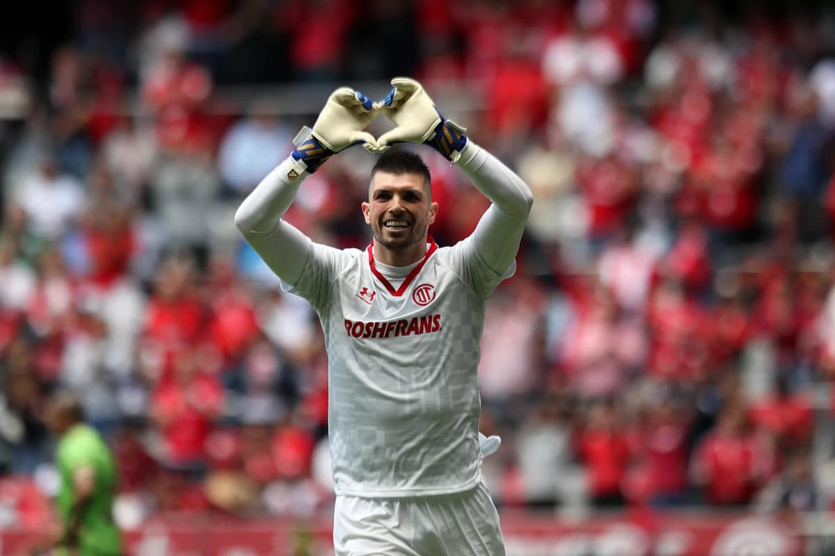 El brasileño Tiago Volpi niega que el Toluca vaya a confiarse al retar al colista Juárez