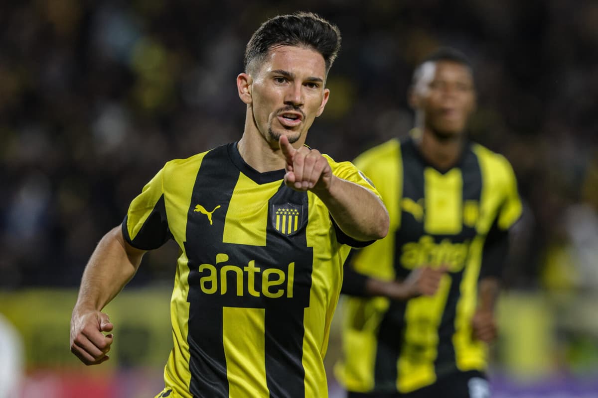 5-0. Uruguayo Silvera anota tres goles y Peñarol escala al segundo lugar del Grupo G de la Libertadores