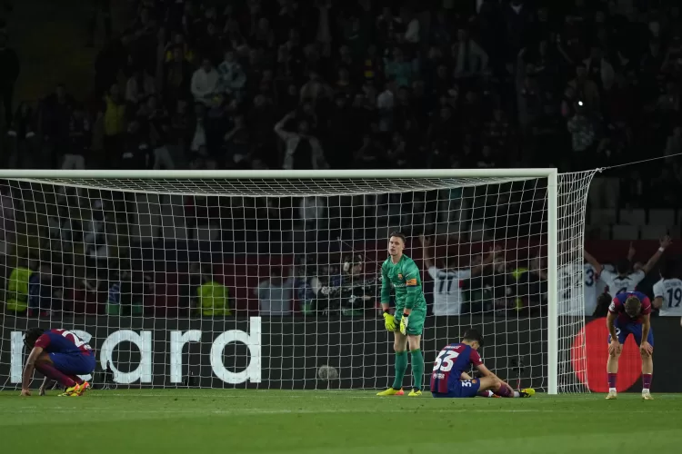 1-4. Los errores defensivos acaban con el sueño europeo del Barcelona