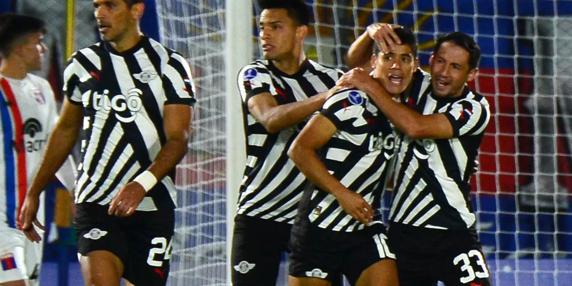 3-0. Libertad hace pagar a Táchira los platos rotos de su debut y respira en el grupo H de la Libertadores