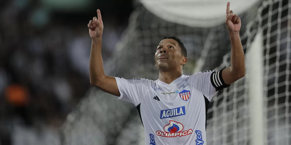 1-3. Junior asalta el Nilton Santos de Río con un doblete del colombiano Carlos Bacca
