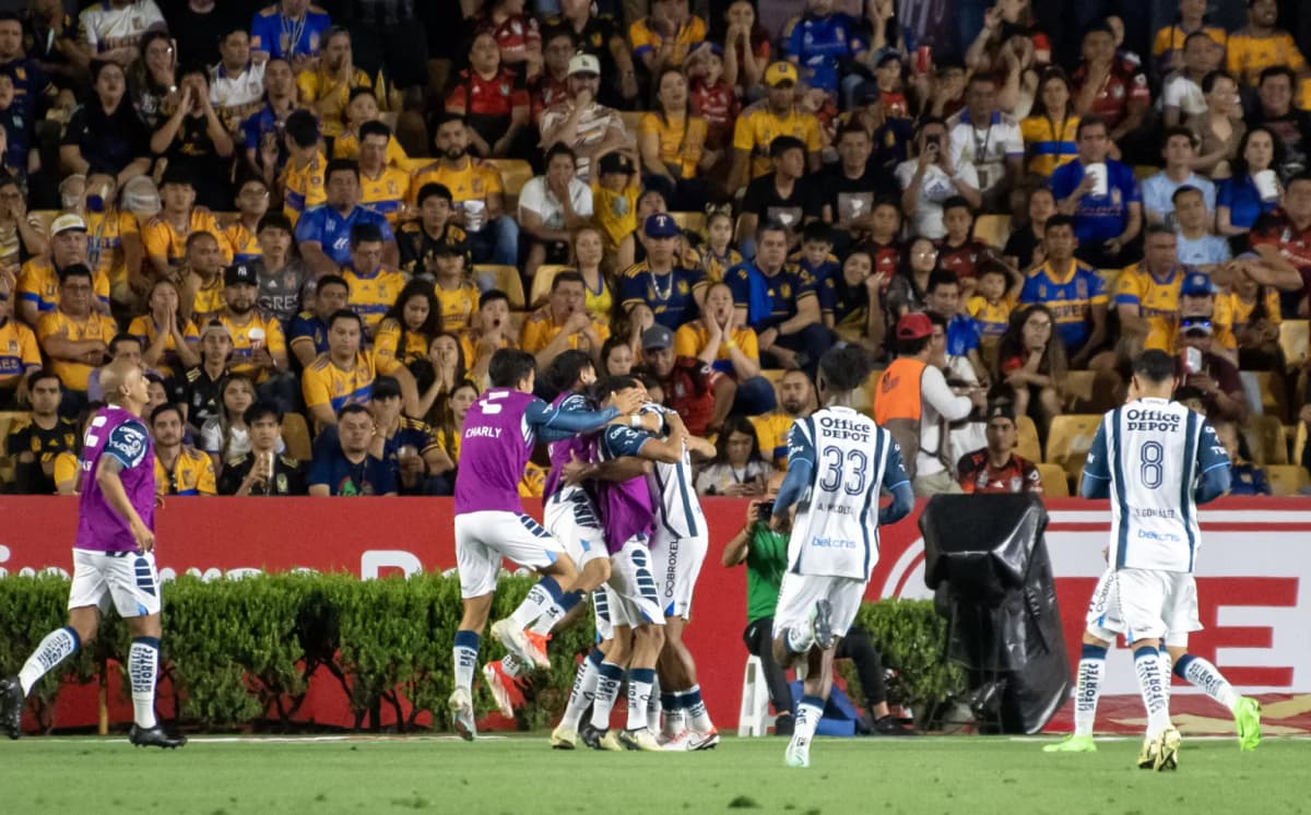 El venezolano Rondón queda solo como líder goleador, tras el triunfo de Pachuca sobre Tigres