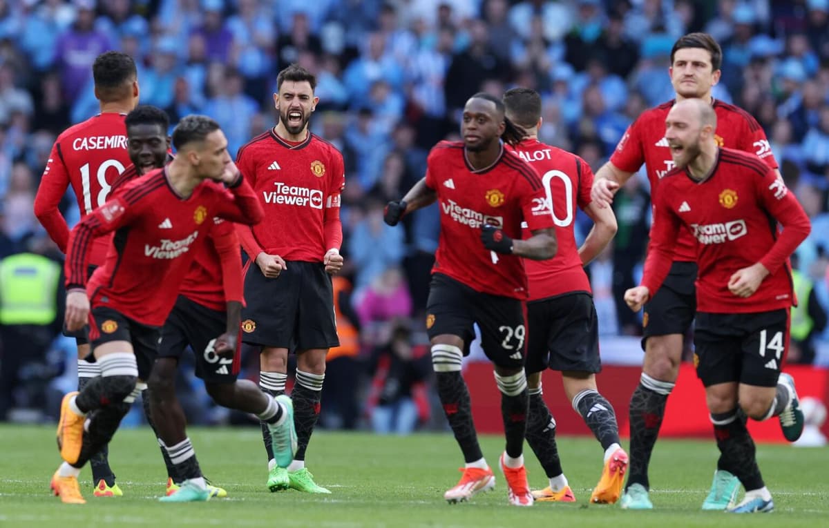 3-3. El United roza un bochorno histórico