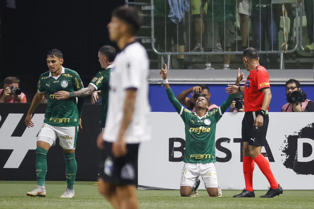 3-1. Con show del brasileño Estevão, Palmeiras remonta y frustra a Liverpool en la Libertadores