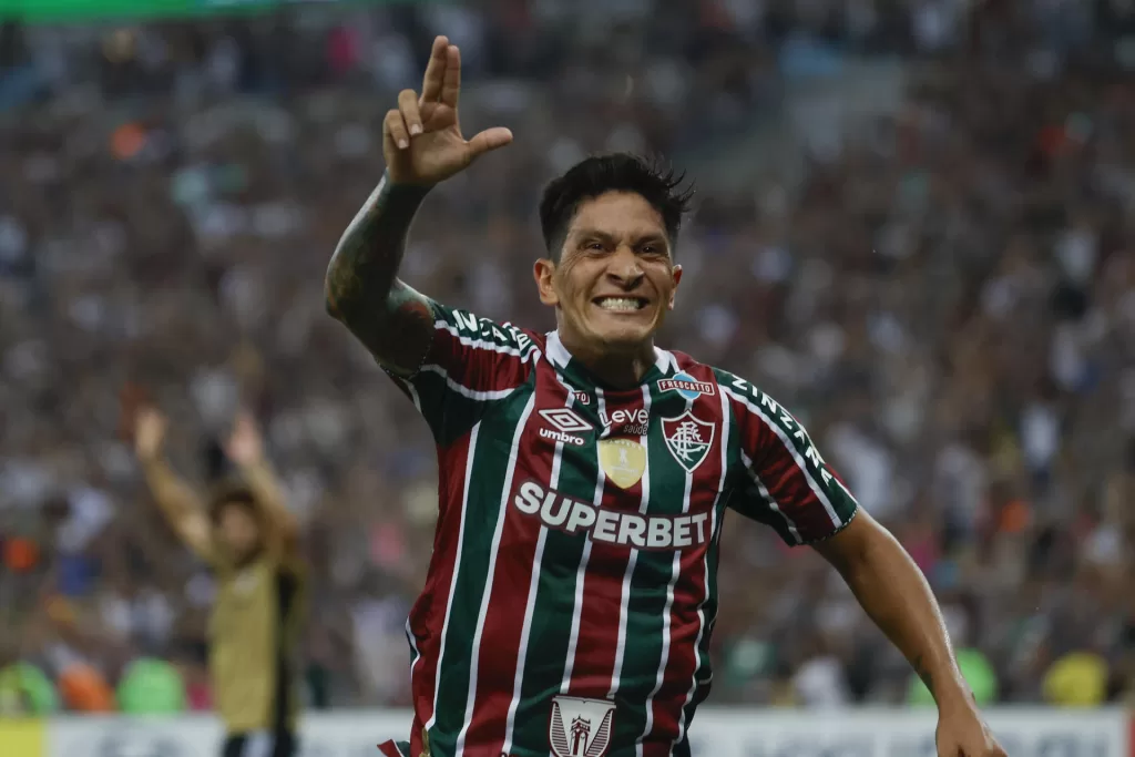 2-1. Fluminense vence con dificultades a Colo Colo y asume el liderato del Grupo A de la Libertadores