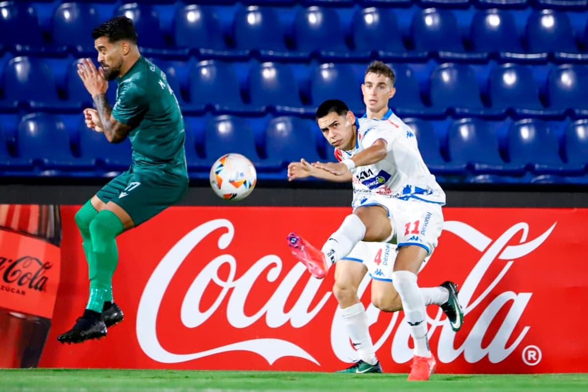 2-2. El uruguayo Racing logra un punto valioso y escala al segundo lugar del Grupo F