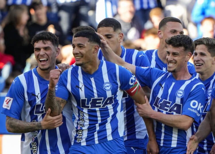 2-0. El Alavés aprovecha la resaca europea del Atlético
