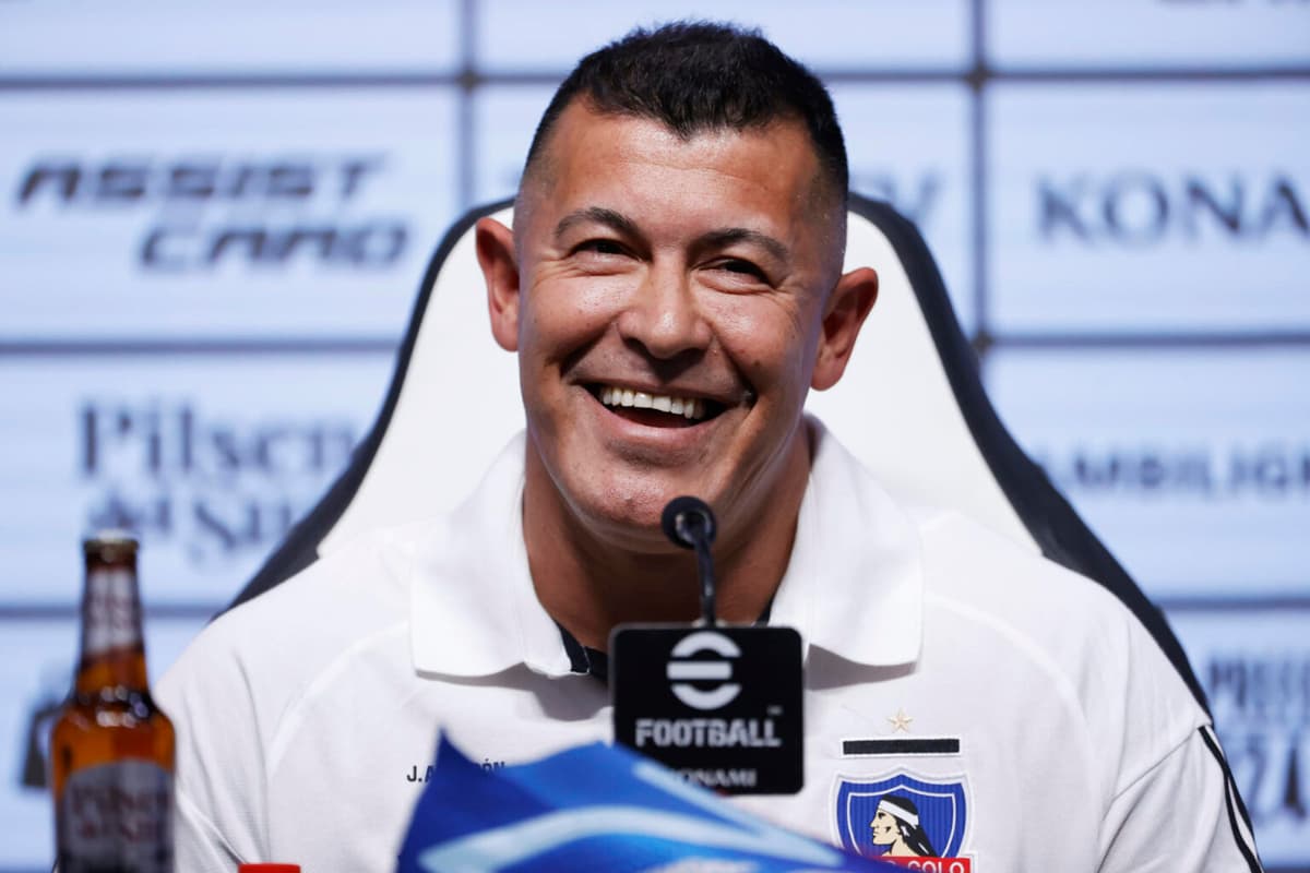 Colo Colo quiere hacerse fuerte en casa en Libertadores, dice el entrenador argentino Jorge Almirón