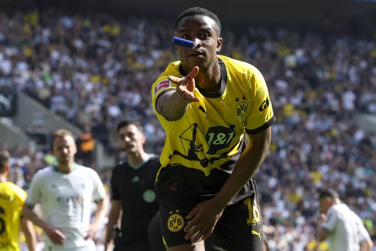 1-2. Sabitzer da la victoria al Dortmund, que pierde a Haller