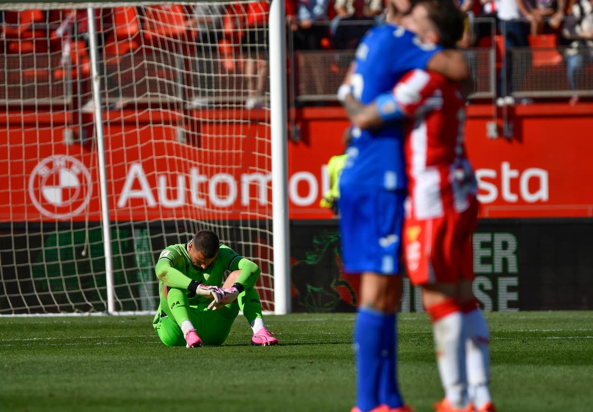 1-3. El Almería del hondureño Lozano se despide de Primera
