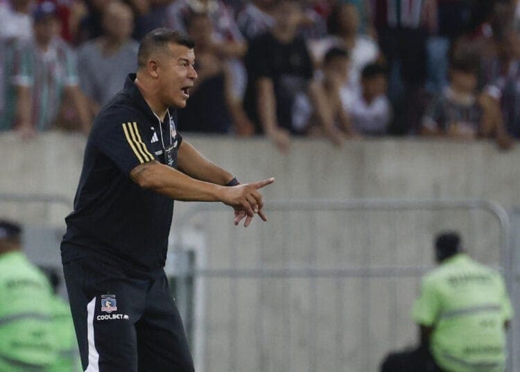 Colo Colo enfrenta el clásico ante la Católica en crisis y en la previa de la Libertadores