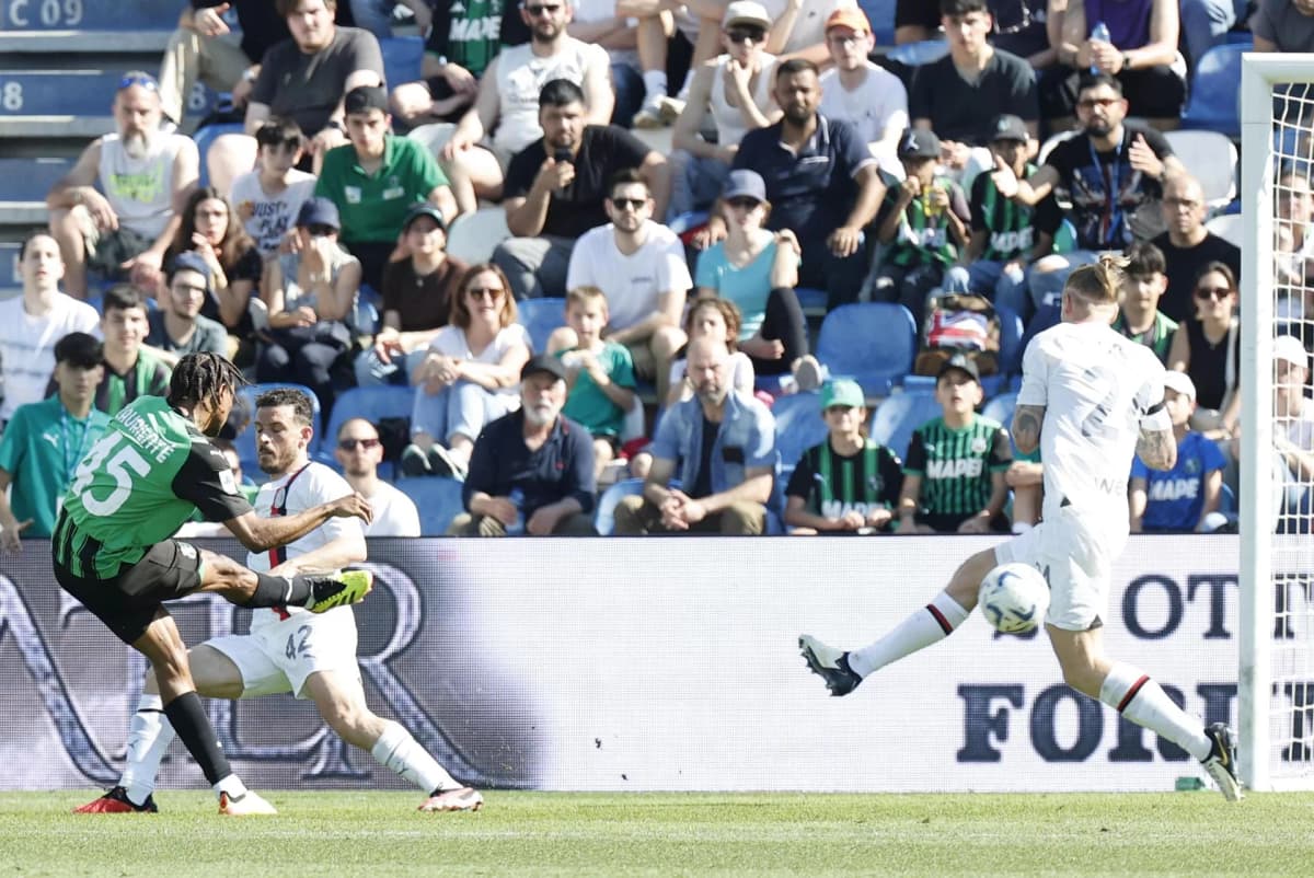 3-3. El Milan regala al Inter la oportunidad de ganar el ‘Scudetto’ en el derbi de Milán