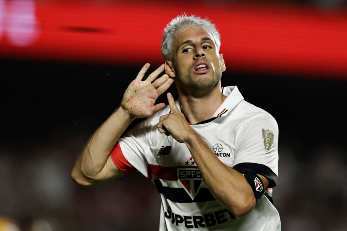 2-0. São Paulo logra tres puntos in extremis de la mano del colombiano James y el argentino Calleri