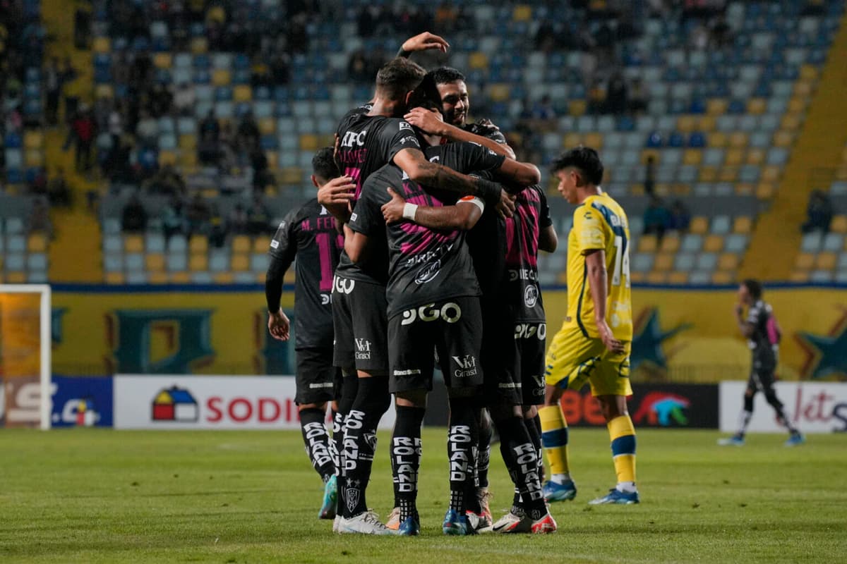 El Aucas ficha al portero argentino Iván Chaves