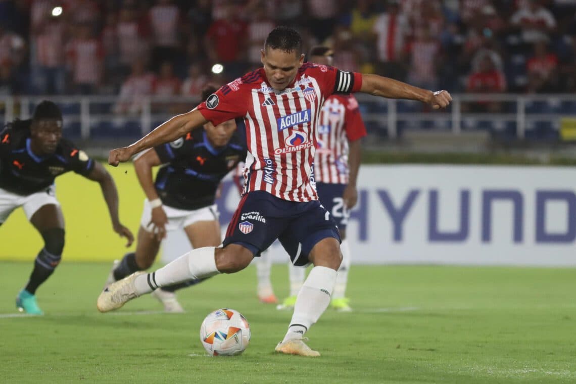 En duelo de técnicos uruguayos, Junior y Santa Fe no se sacan ventaja