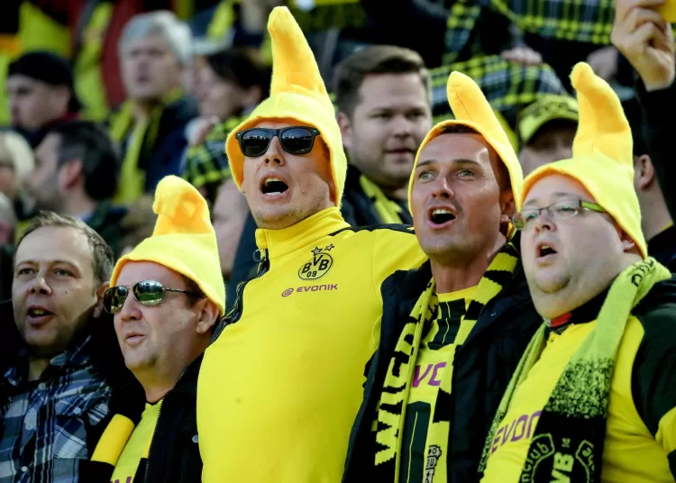 Hinchas mexicanos del Atlético y Dortmund comparten fiebre de Liga de Campeones