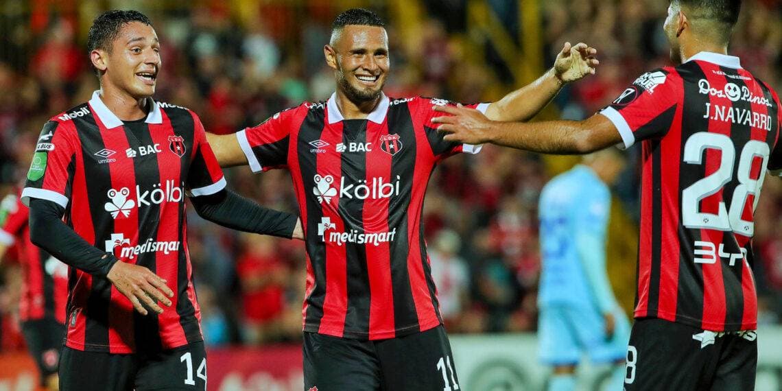 Panameños, quieren ser figuras en la primera final en Costa Rica
