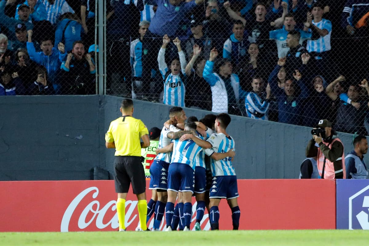 3-0. Libertadores y Sudamericana, temas reservados para Racing y Bragantino en el Grupo H