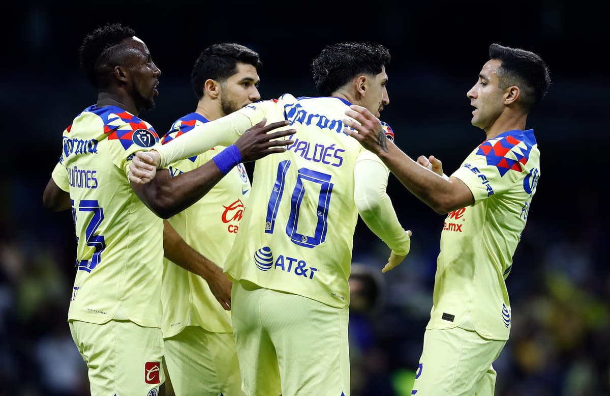 El campeón América del colombiano Quiñones visita al Guadalajara del argentino Gago en semifinales