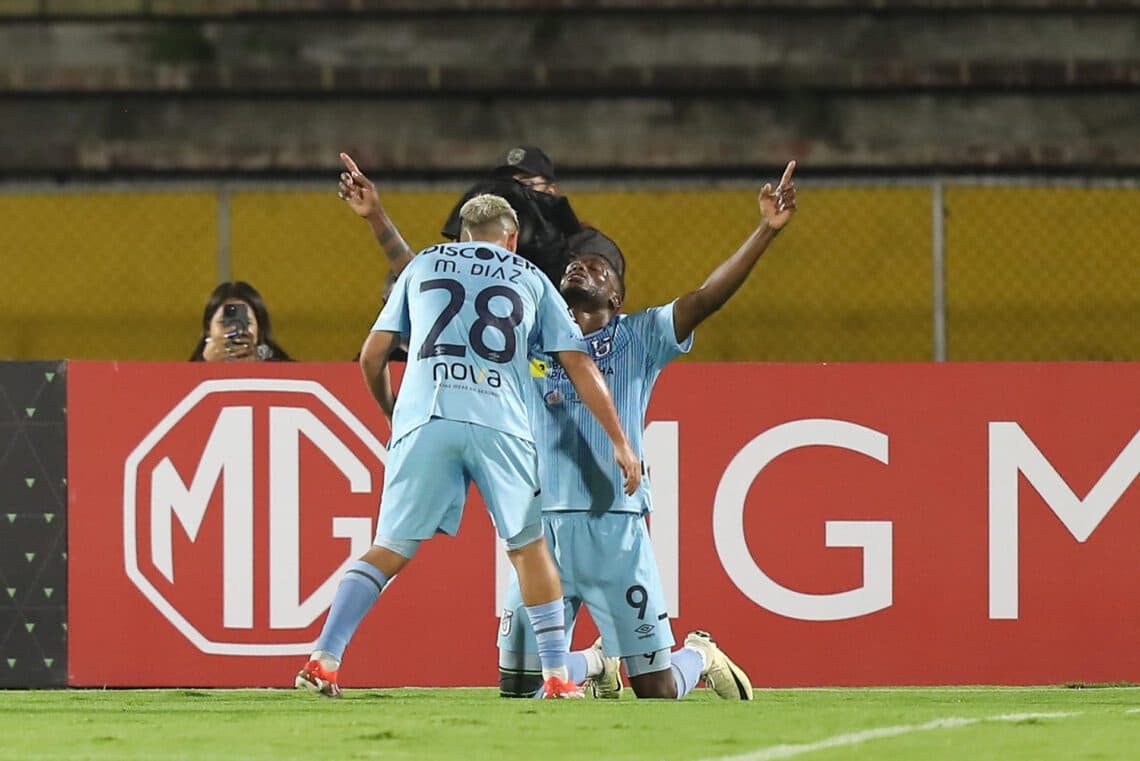 4-0. Los panameños Díaz y Fajardo afianzan a la Católica de Quito como líder del Grupo B