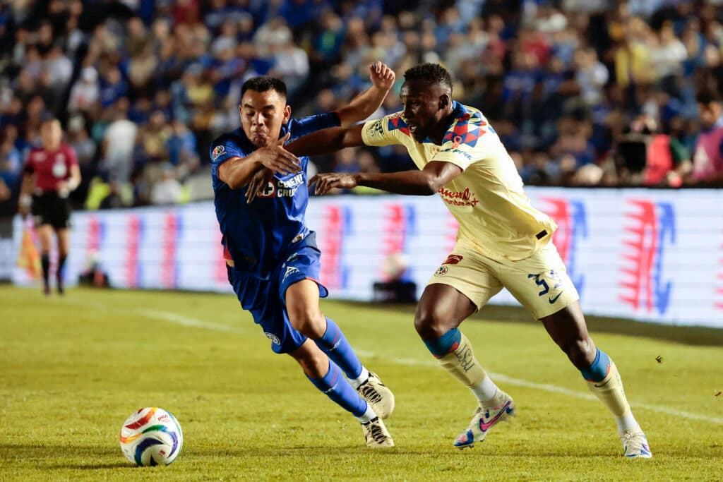 El colombiano Julián Quiñones le da el empate al América ante Cruz Azul, en la final