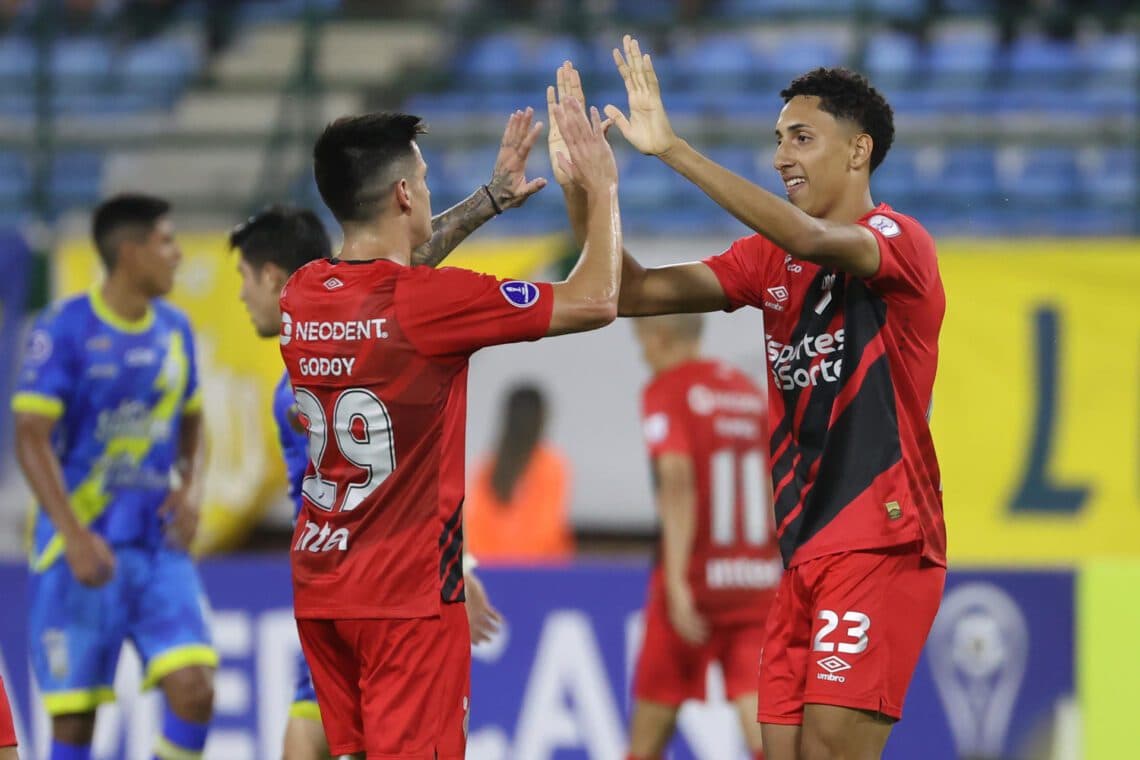 Caracas avanza a fase de grupos de Sudamericana tras vencer por penaltis a Metropolitanos