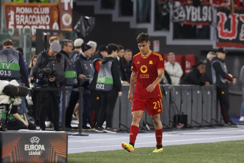 El Roma, con la duda del argentino Dybala, apela a la épica ante el intratable Bayer del español Xabi Alonso