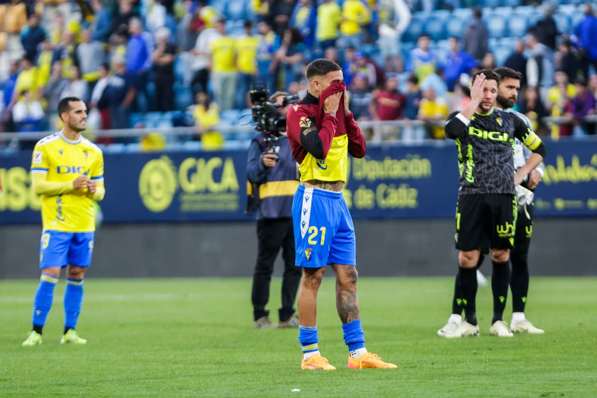 0-0. Un empate que desciende al Cádiz y salva a Las Palmas