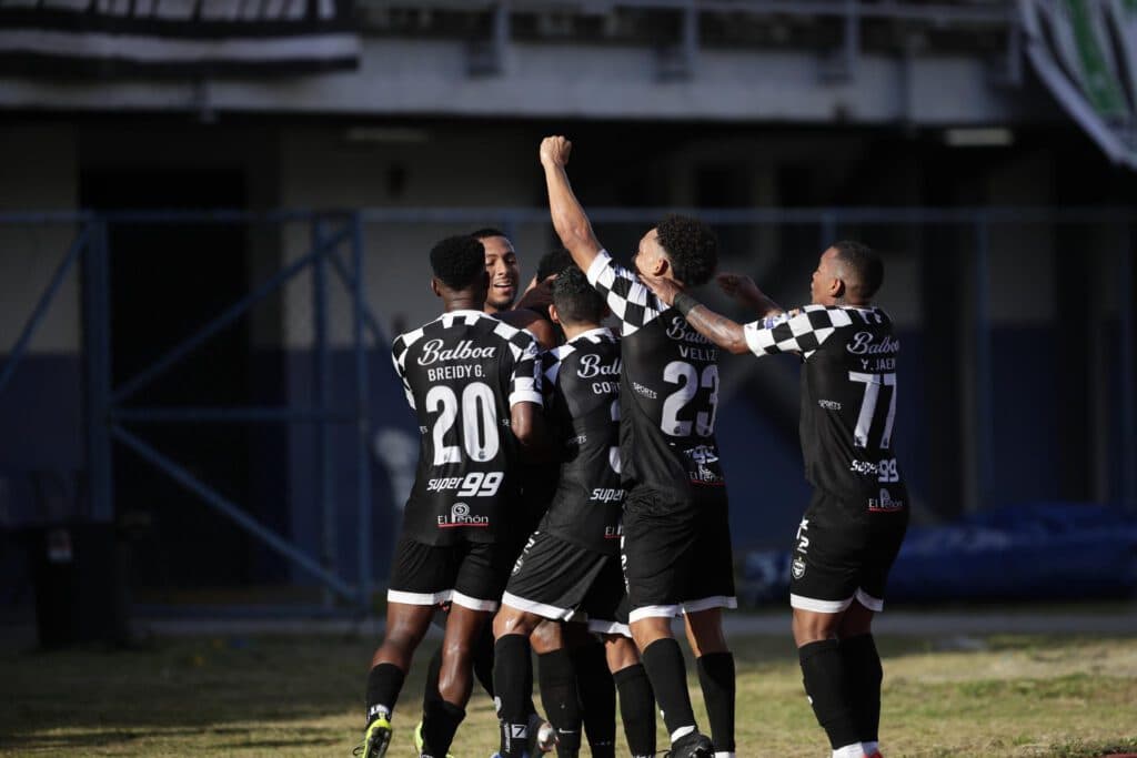 Arranca la liga panameña, con sudamericanos como protagonistas